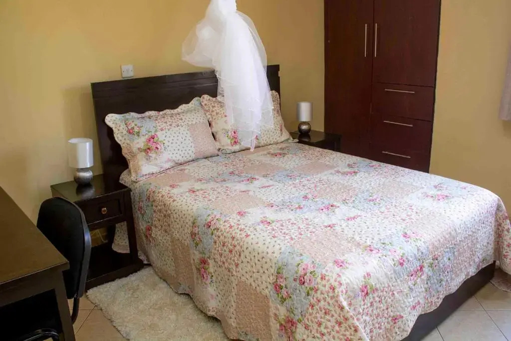 Chrinas Guest House
