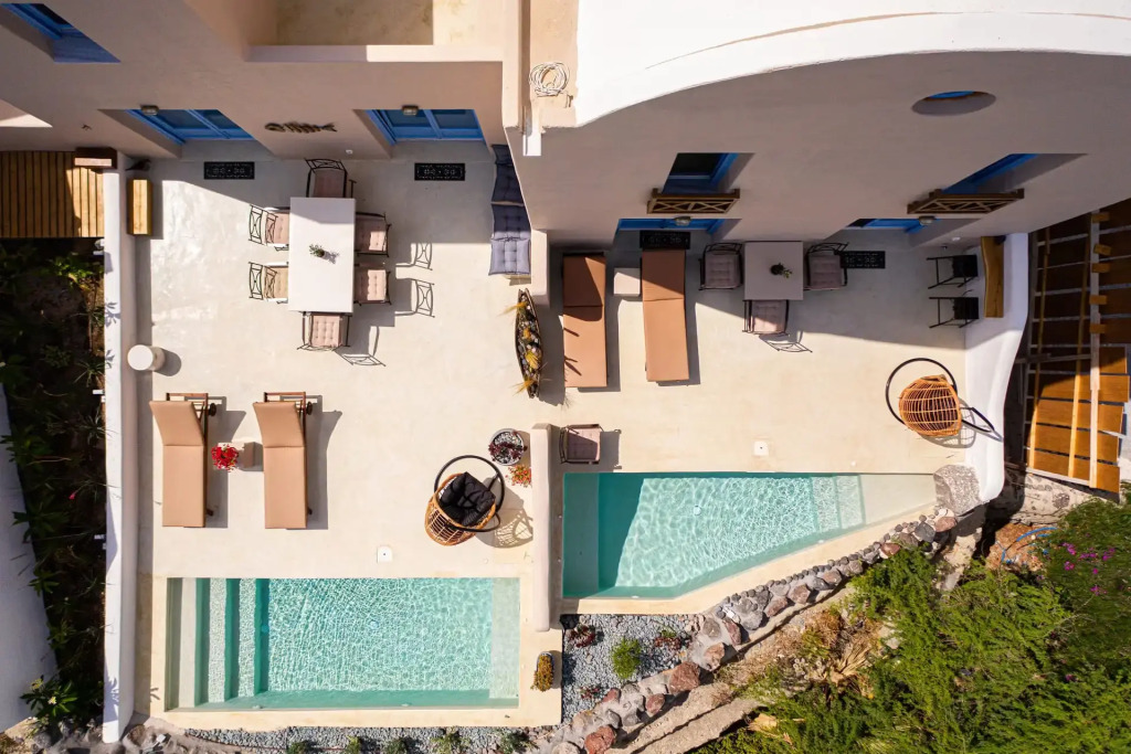 Pink Freud Villas Santorini