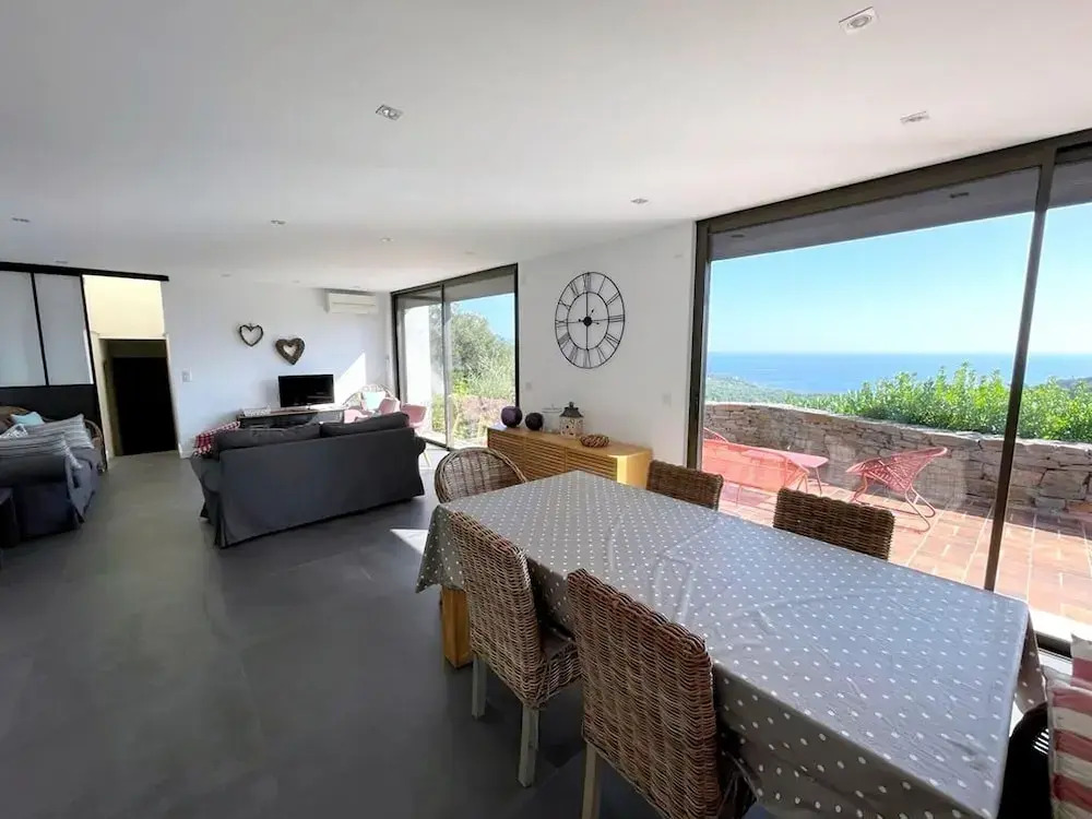 Villa in Gaou With Sea View and Beach