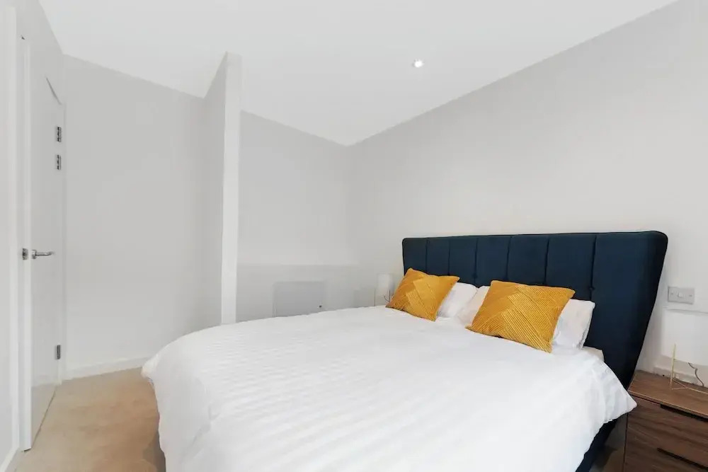 Guest Ready - Oak Crescent City House, London, E14