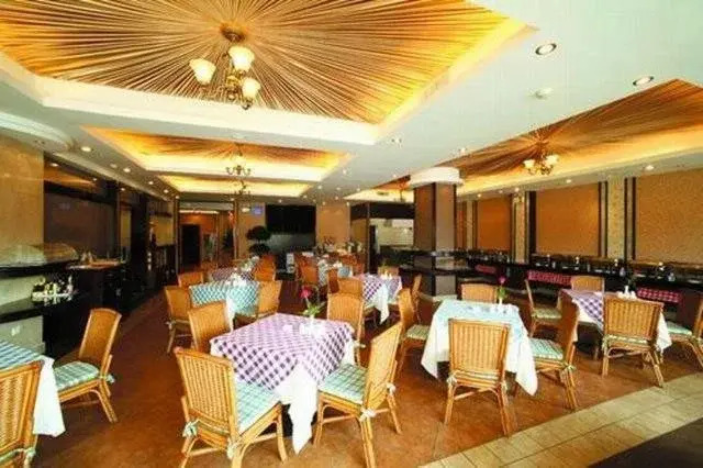 Huizhou Three Suns Hotel