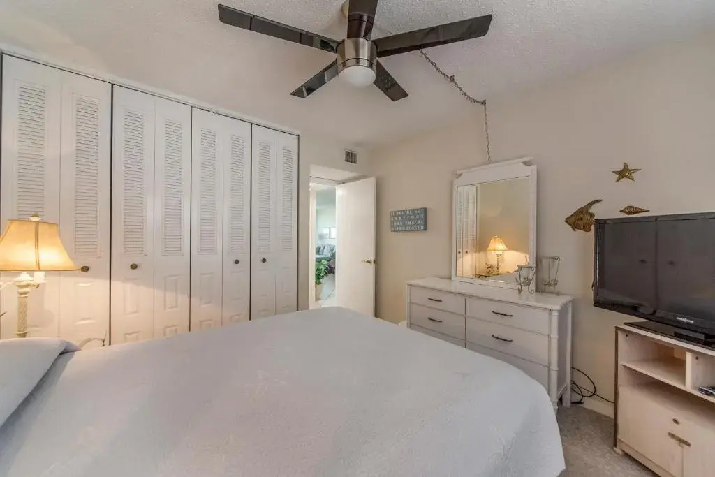 516 Madeira Norte Condo