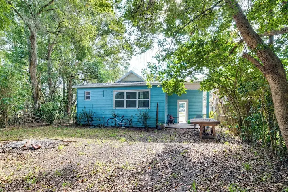 Walk to River & Shops: Downtown Dunnellon Escape