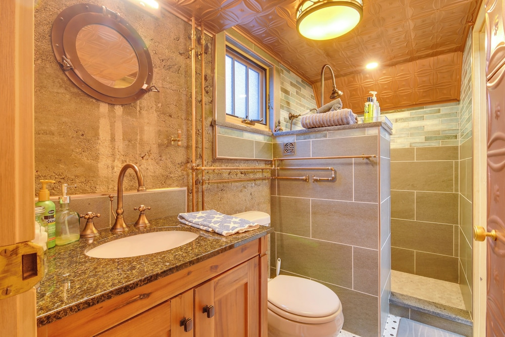 Explore CU! Unique Studio w/ Private Courtyard