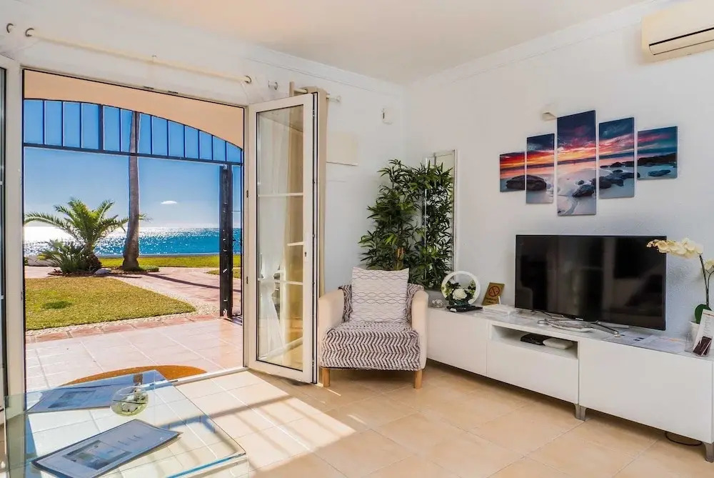 Dona Lola Macarena - Fantastic beach front townhouse withing only a few meters to the beach of calahonda - CS183