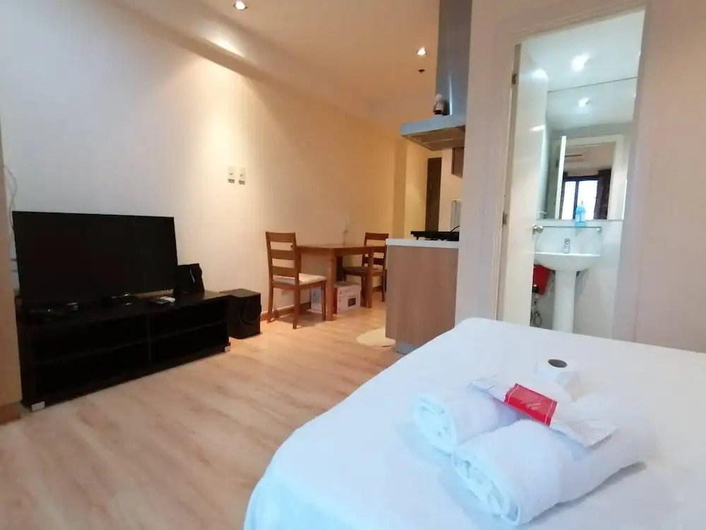 Happy Suites at Knightsbridge Res Makati