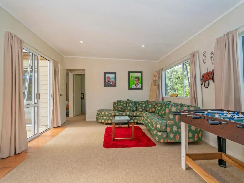 Oysters Retreat - Cooks Beach Holiday Home
