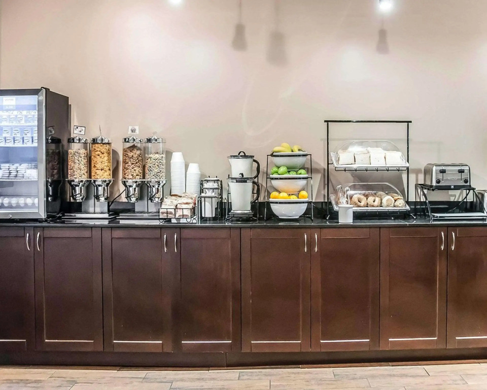 Comfort Inn Montreal - Laval - Highway 15