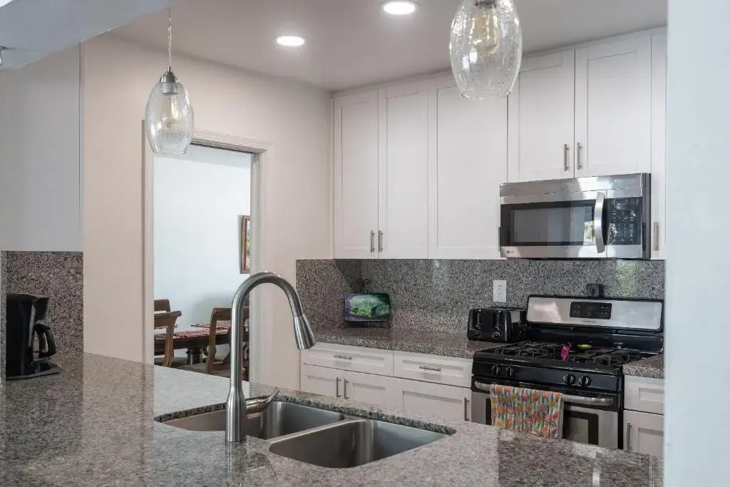 Purely Pompano, Pool, Water front, Paddleboard, Beach, 5 bedroom 3 bath