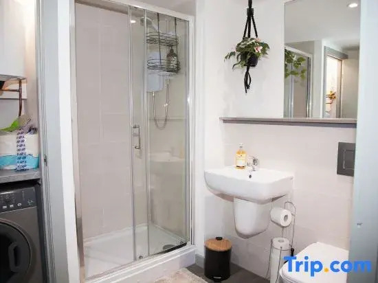 *Versatile Retreat - Mid/Long Stay% Home~From~Home