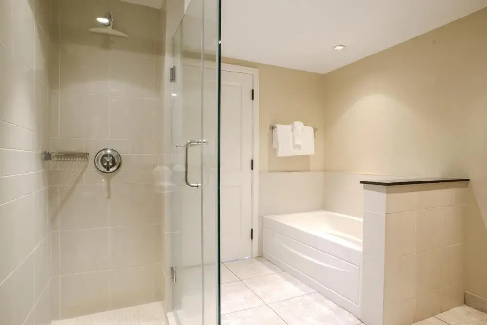 K B M Resorts- Hkh-645 Gorgeous 2bd, Inner-courtyard, 6th Floor, Ocean Views, Remodeled!