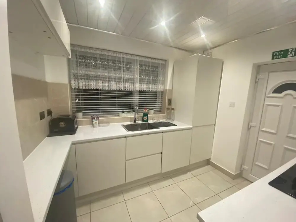 Charming 3-bed House Near Central Manchester