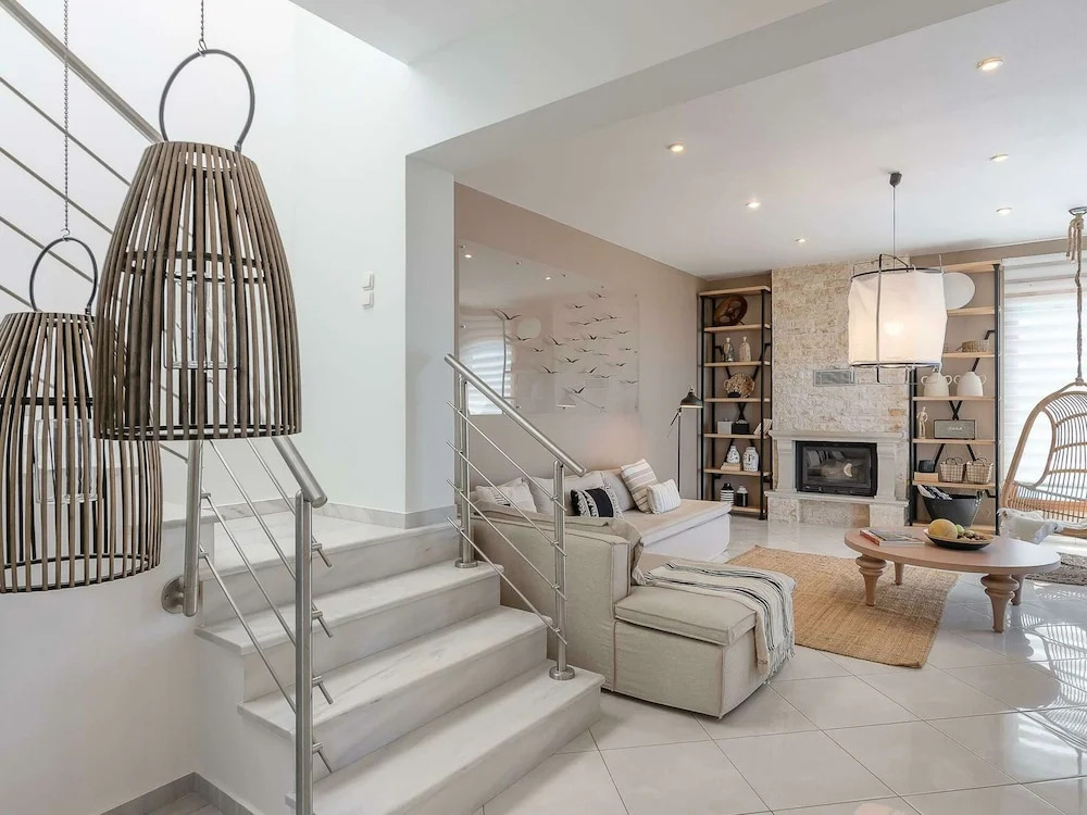 Luxury Villa With Heated Pool 700m to the Beach