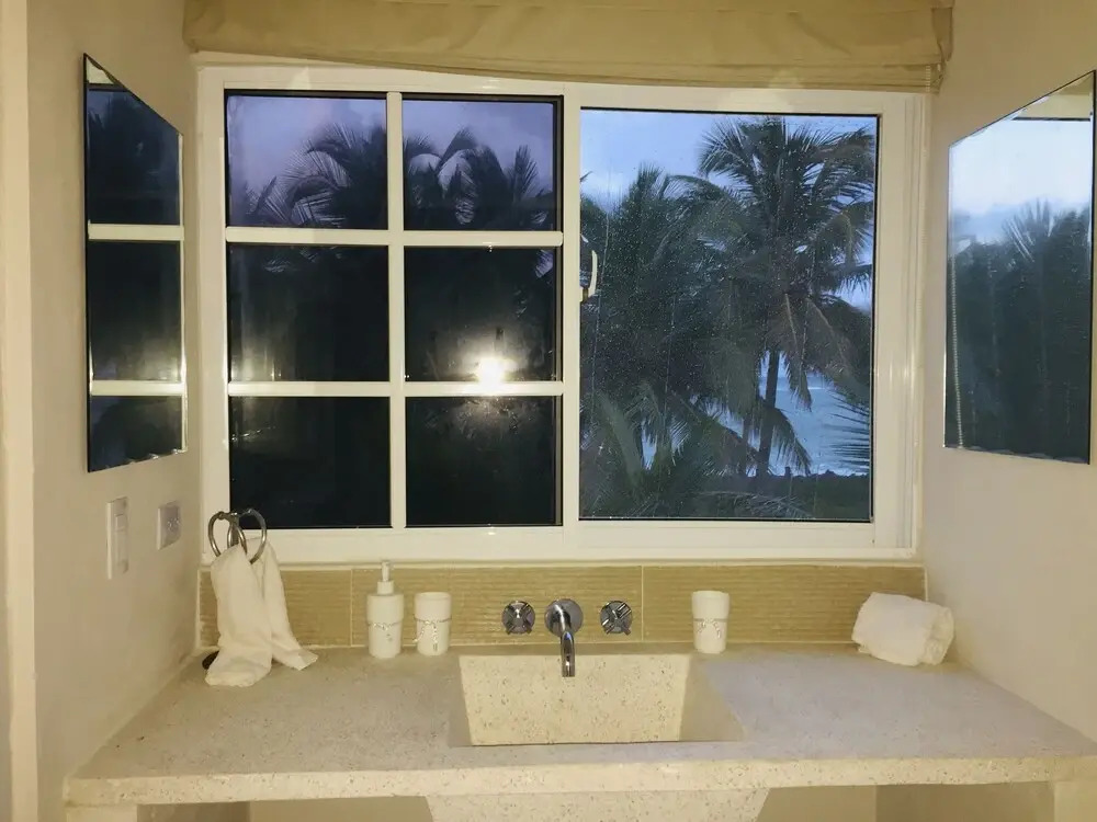 Baoba Breeze Bed & Breakfast- beachfront paradise