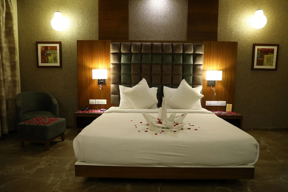 Neel's City Resort