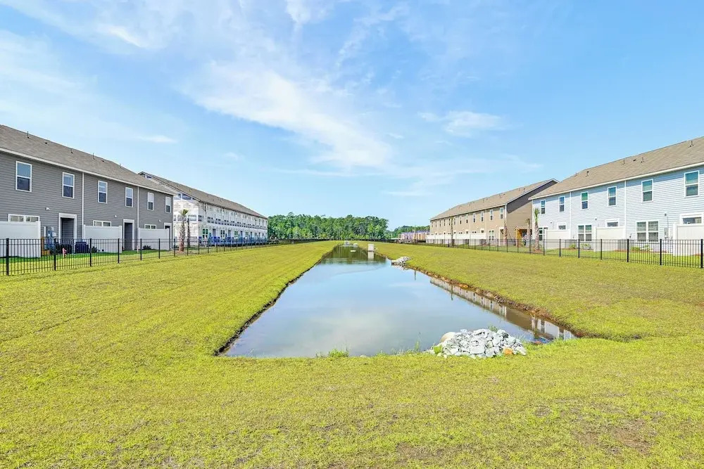 2 Mi to Shore: Newly Built Surfside Beach Gem