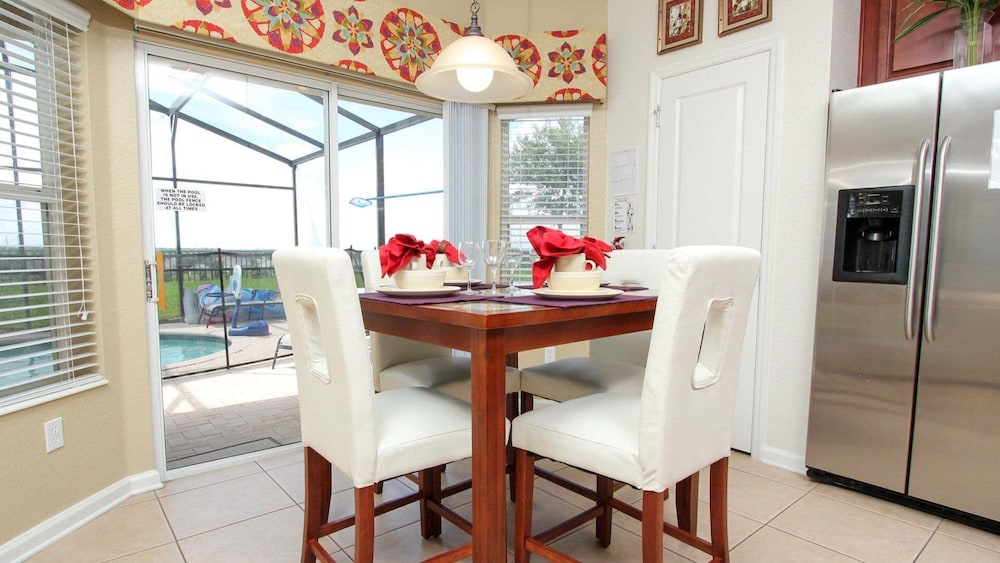 Luxury 6 BR in Windsor Hill Resorts