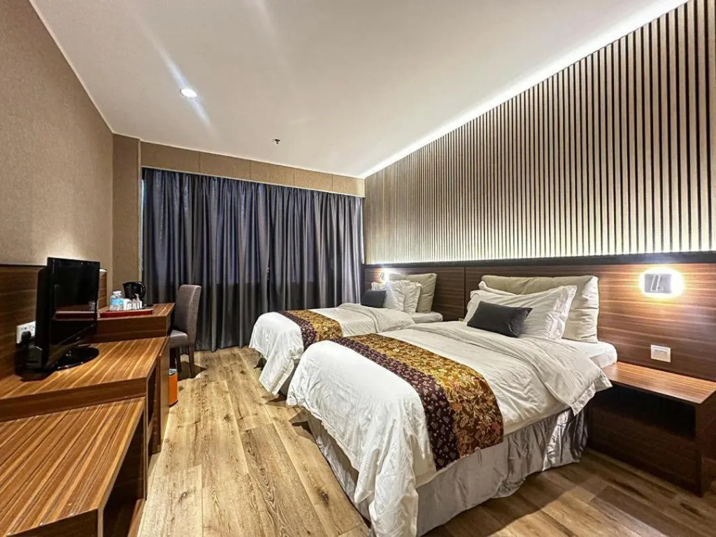 Pinetree Hotel