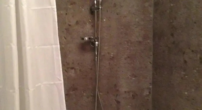 Dirk Suites