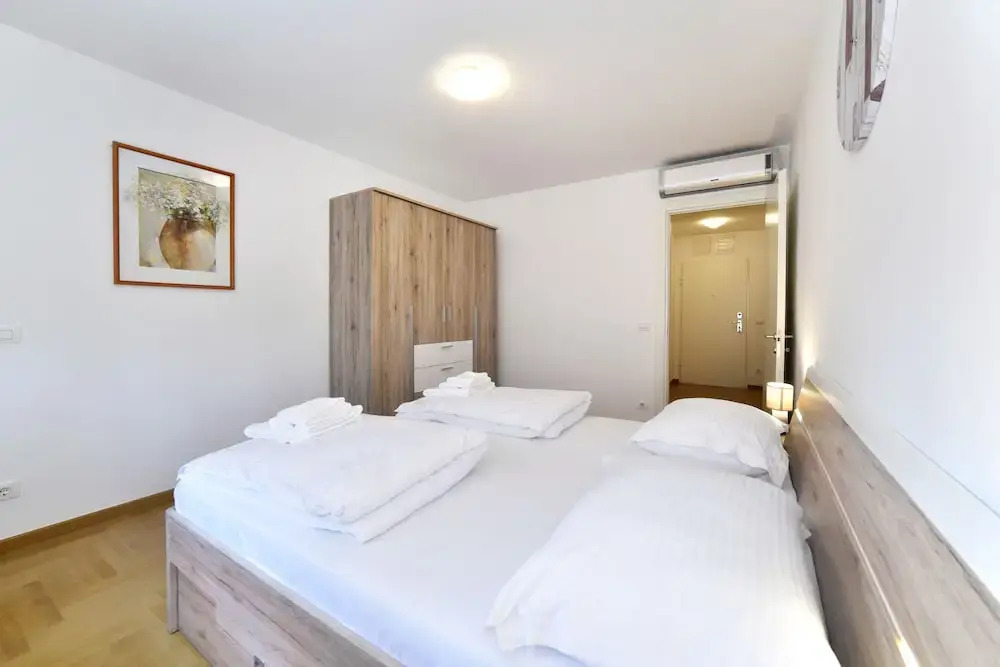 LORITA Superior Apartment with Balcony