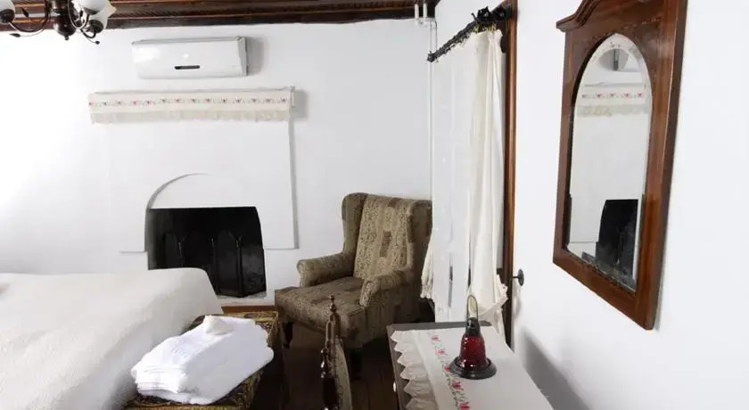 Collage House Hotel