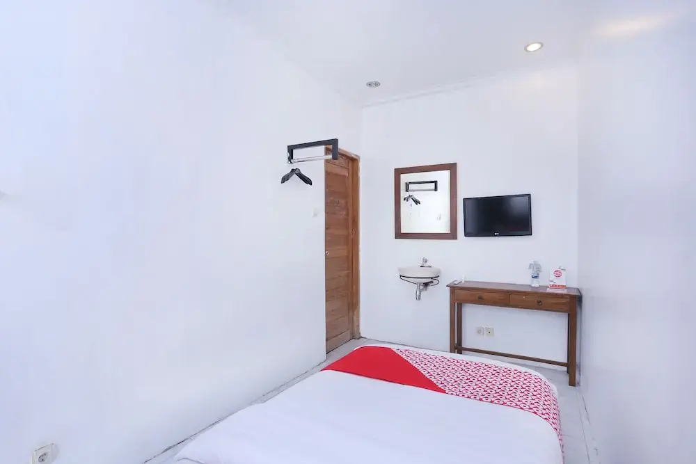 OYO 426 Hotel Gading Resto