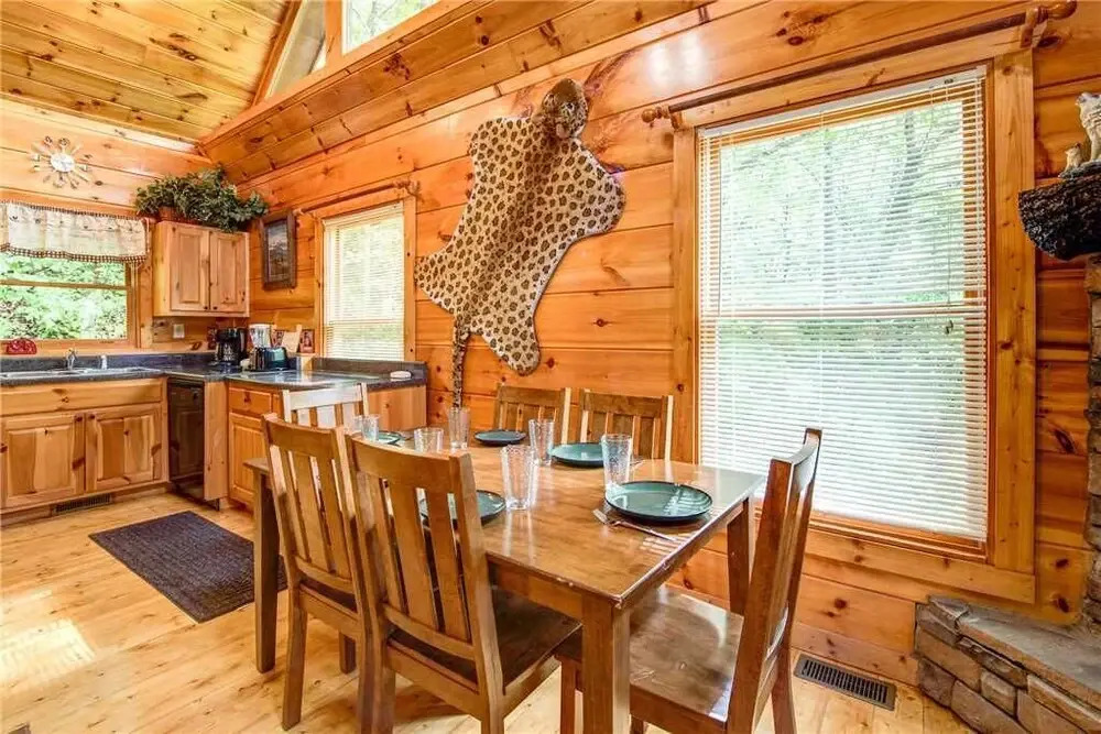 Cabin of Dreams - Three Bedroom Cabin