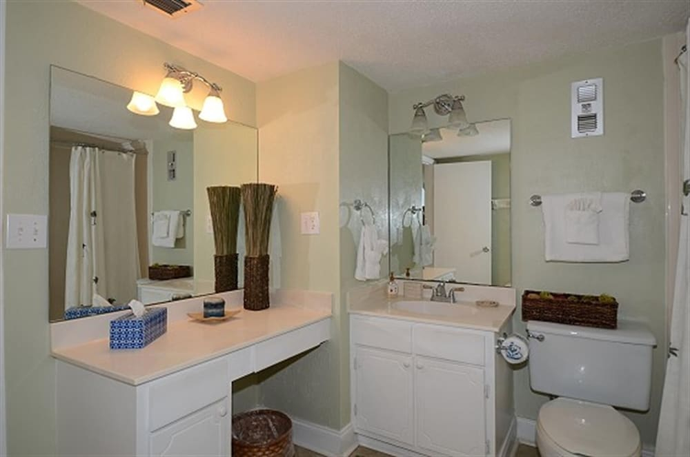 Shoreline Towers 1046 3 Bedroom Condo
