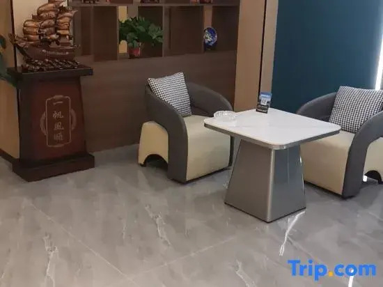 Luohe City 118 Theme Hotel