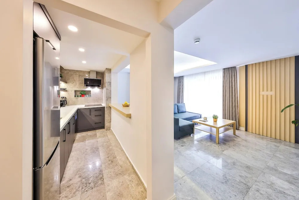 Отель Sole Suites
