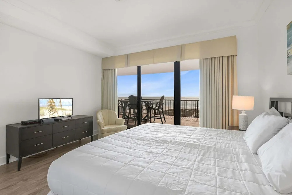 Grand Pointe 512 Gulf-front Stunning Views Top-notch Amenities 2 Bedrooms 5th Floor