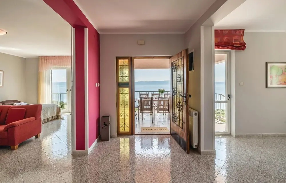 Beautiful Home in Ravni With Wifi and 3 Bedrooms