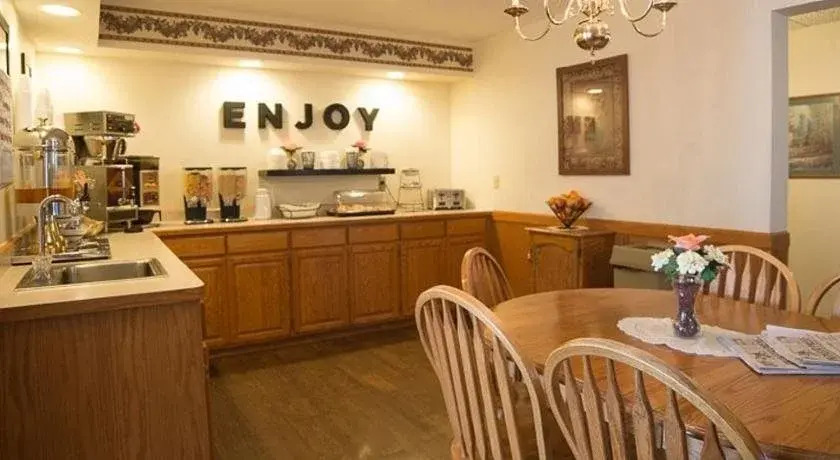 River Valley Inn & Suites