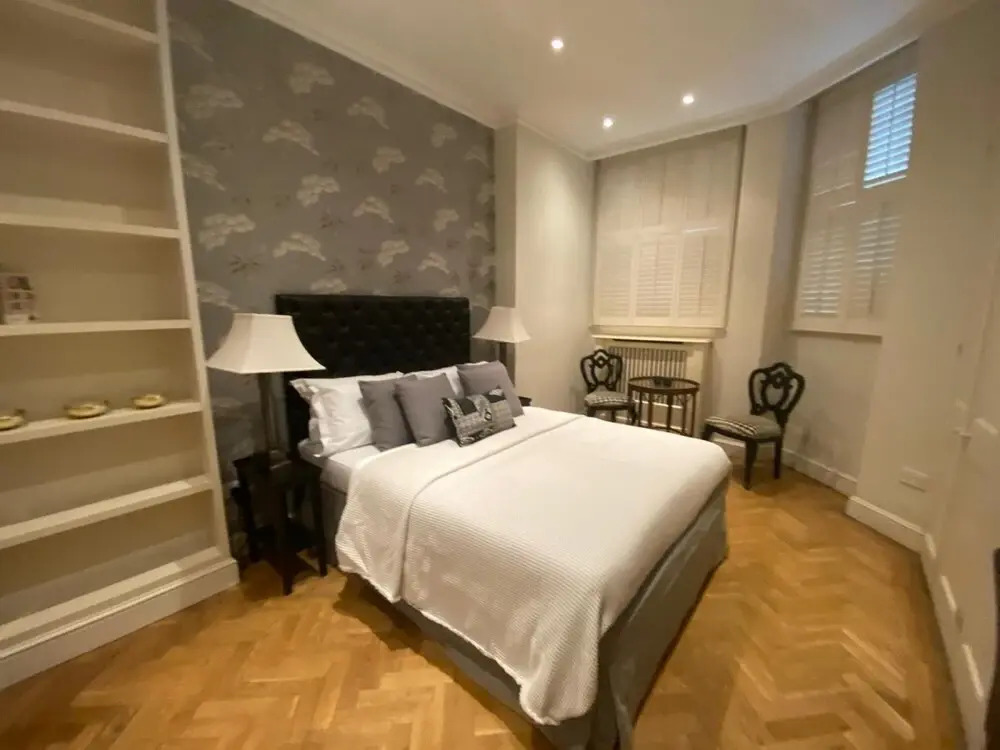 1 Bedroom Duplex Apartment in Pont Street