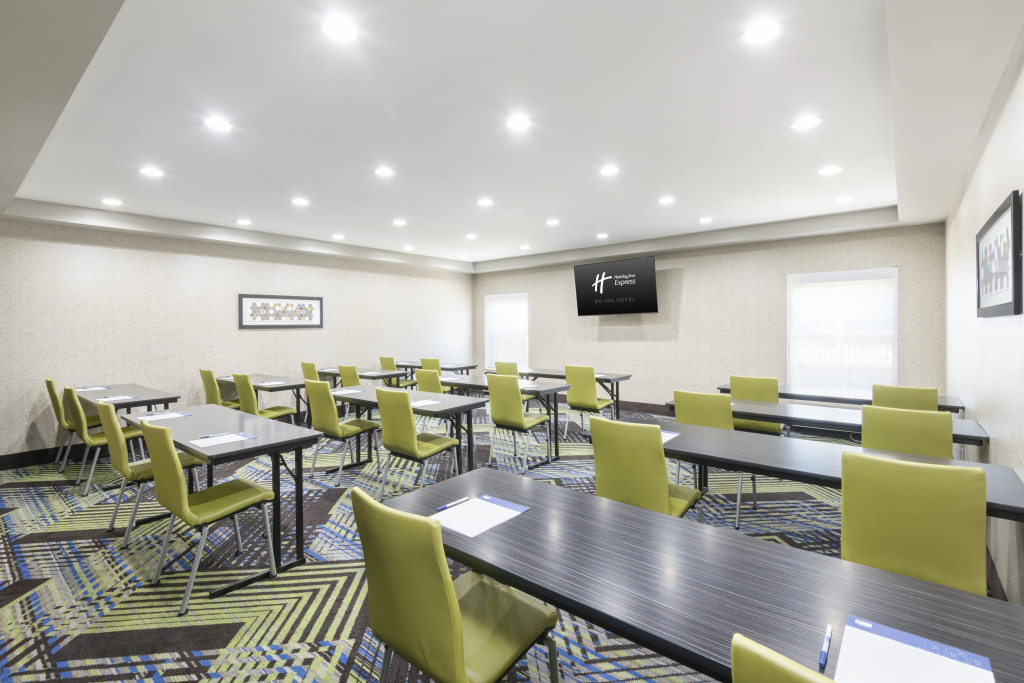 Holiday Inn Express & Suites Asheville SW - Outlet Ctr Area by IHG