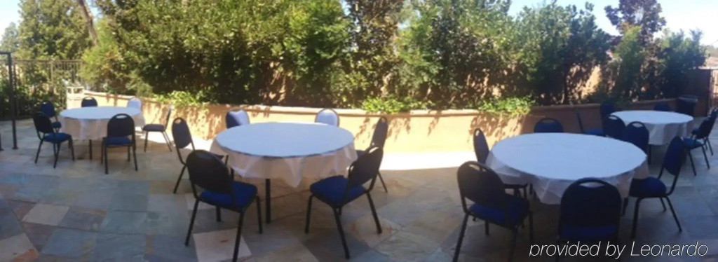 Holiday Inn Express & Suites Woodland Hills by IHG