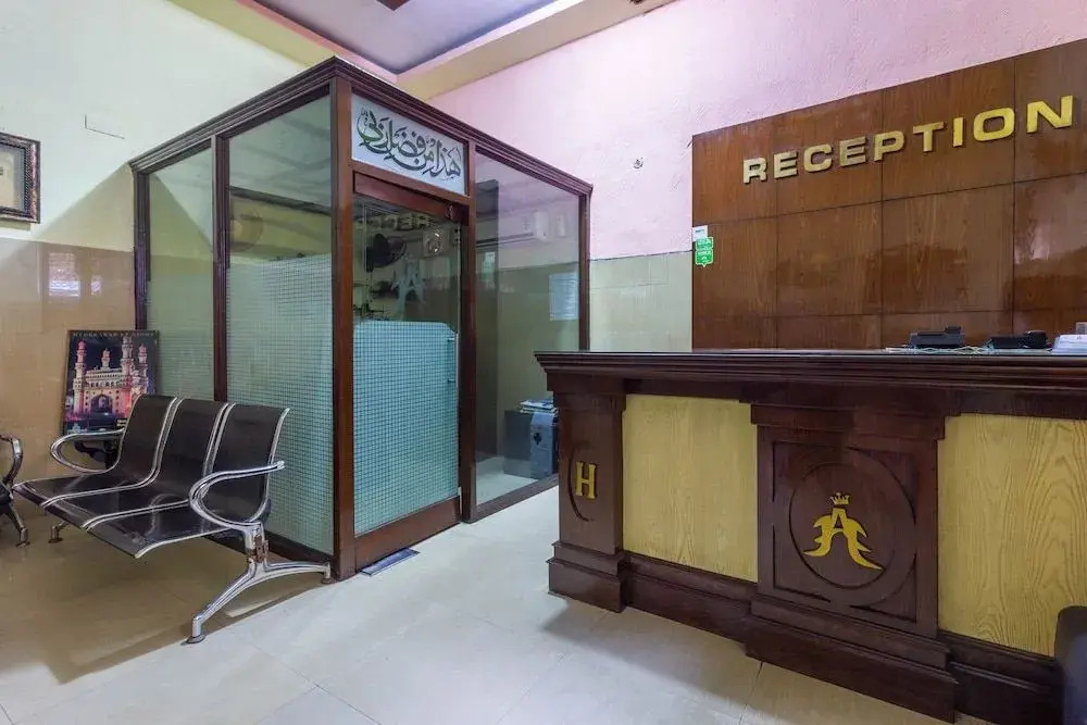 Spot On 46066 Hotel Azizia Residency