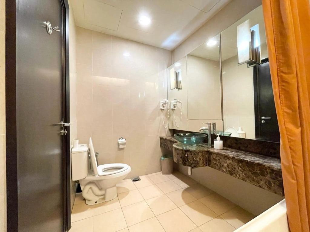 Sunway Resort Suites max 4 pax studio 1 mins walk to Sunway Pyramid
