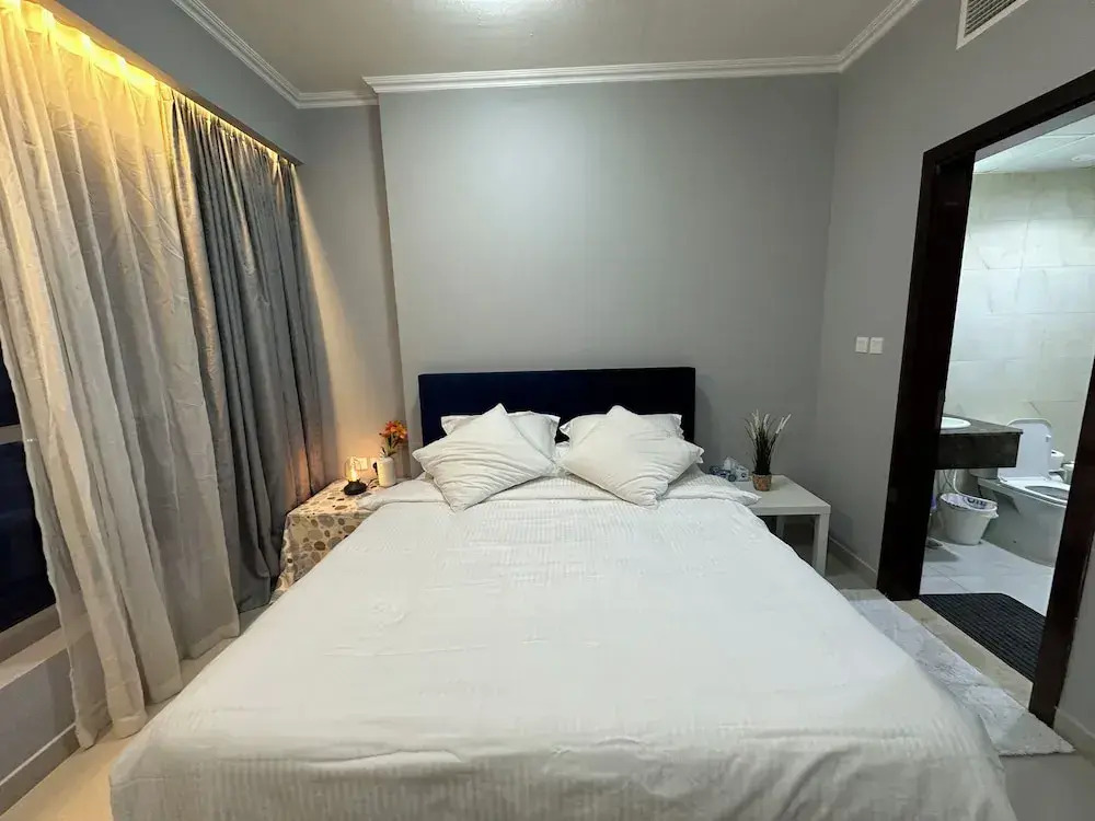 Luxurious and Spacious one Bedroom Apartment in the Heart of Dubai