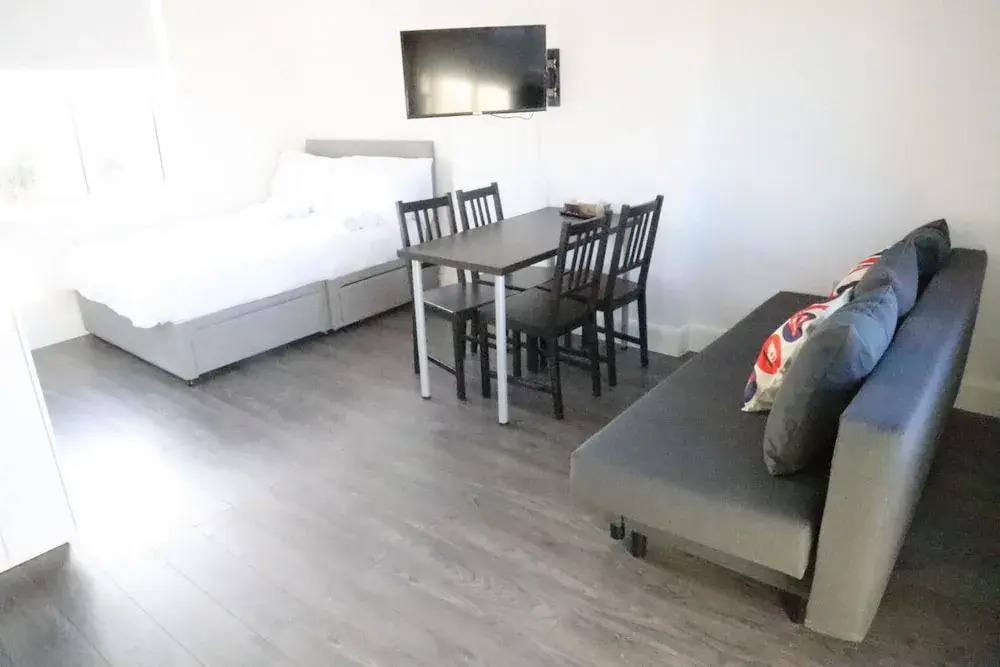 Luxury Suites near Wembley Stadium, Wembley Arena, London Designer Outlet