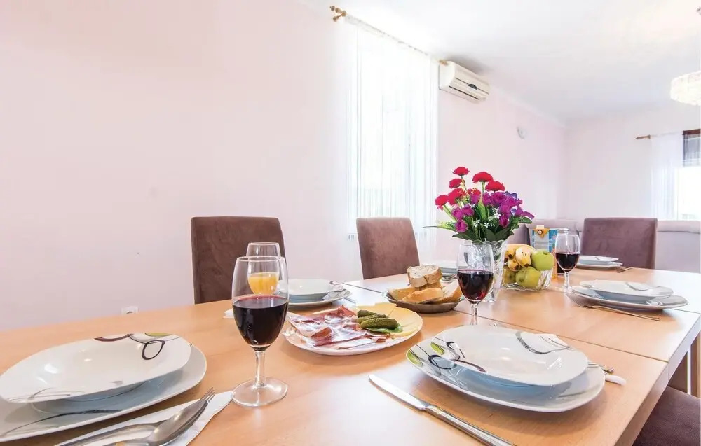 Stunning Apartment in Slivnica With 3 Bedrooms and Wifi