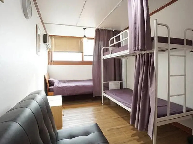 Familia - Hostel