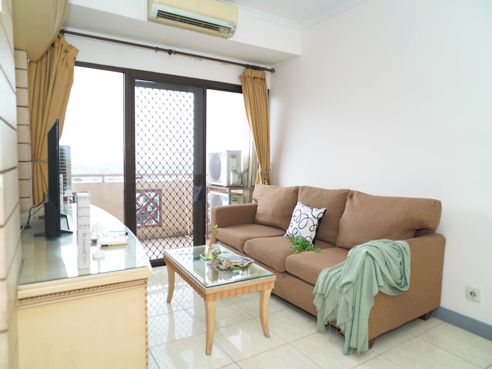 Stylish 3Br For 6 Pax At Puri Garden Apartment