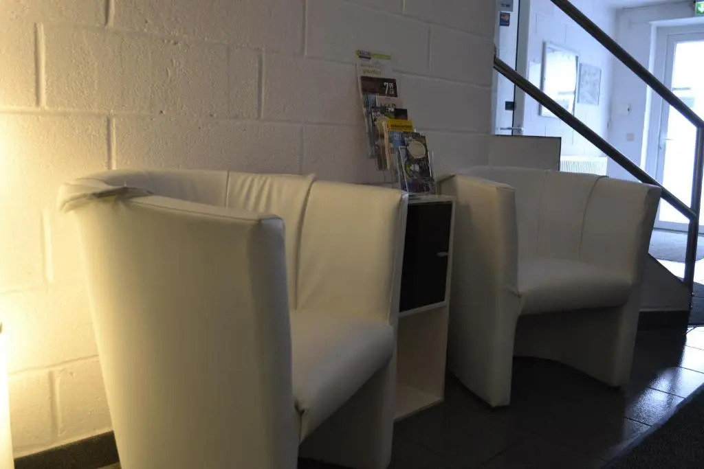 Hotel Café Galerie I Hannover-Garbsen I Free Parking