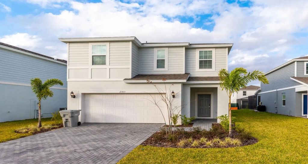 Themed Luxury Windsor Island new 7BR Home w Pool