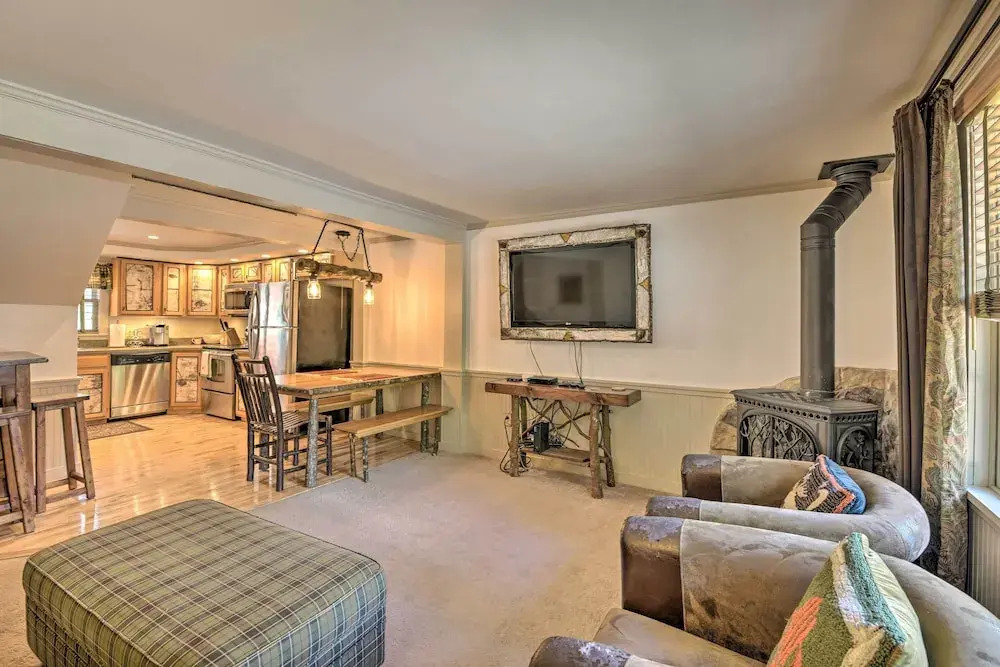 Townhome w/ Deck: Walk to Mirror Lake & Main St!