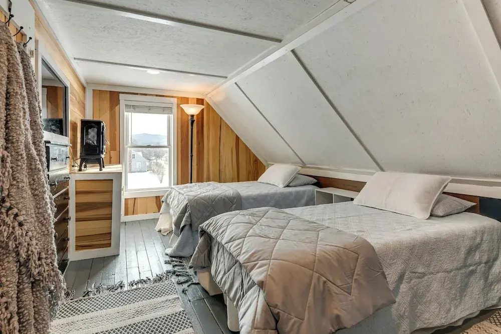 Green Mountain Views! Lowell Getaway Near Skiing