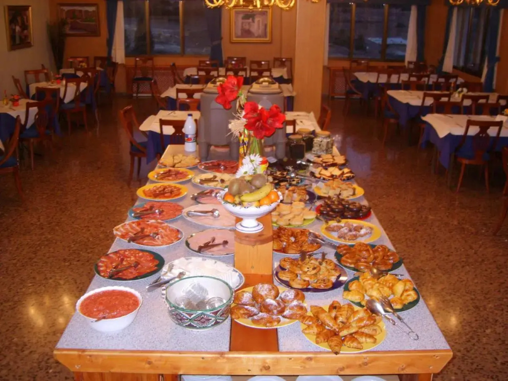 Hotel La Rueda 3000