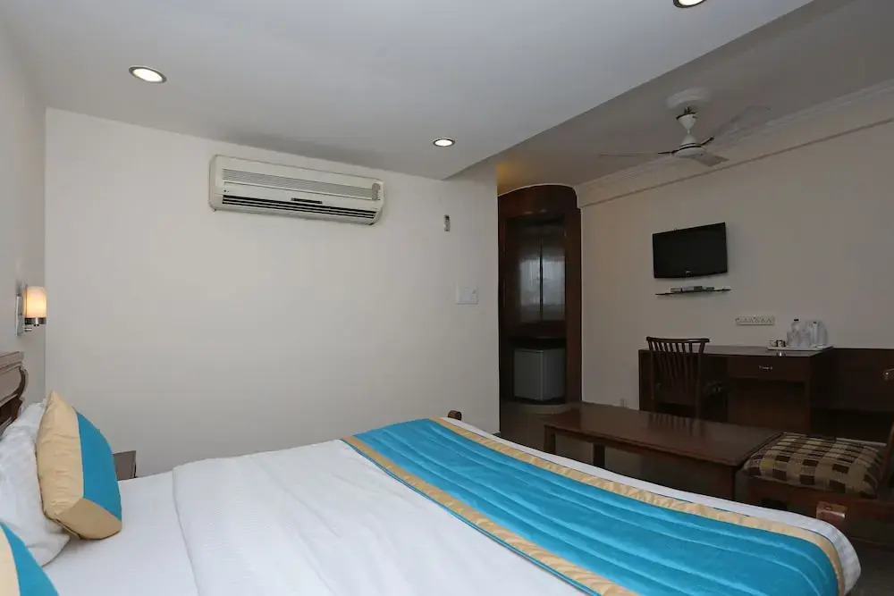 OYO 5425 Hotel The Turquoise