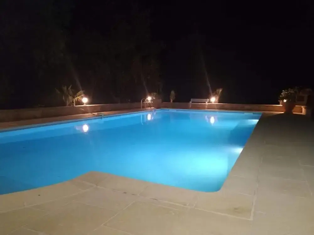 Camargue Modern Retreat
